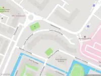 Ambulance met gepaste spoed naar de Bezaanjachtplein in Amsterdam