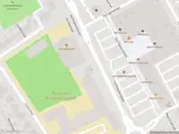 Ambulance met grote spoed naar de Van Hogendorplaan in Vlaardingen