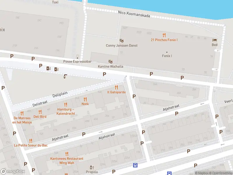 Ambulance met grote spoed naar de Delistraat in Rotterdam