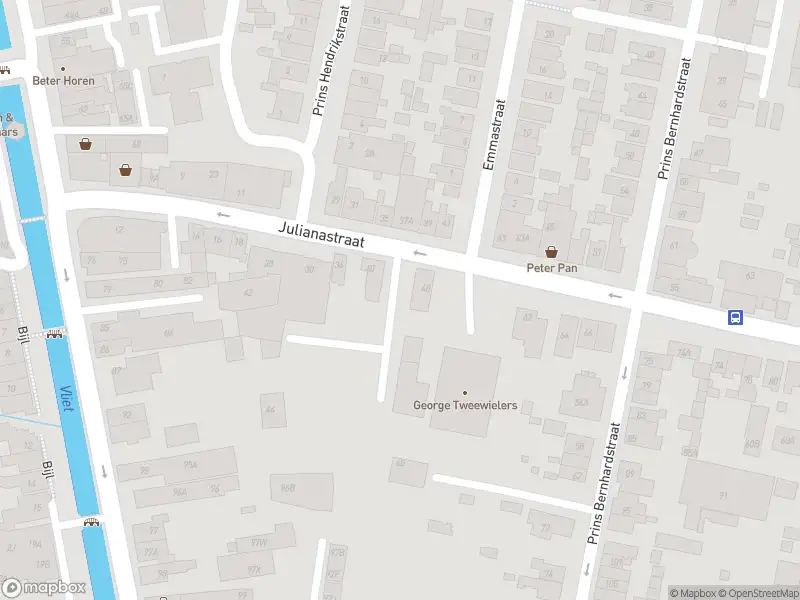 Ambulance met grote spoed naar de Julianastraat in Oud-Beijerland