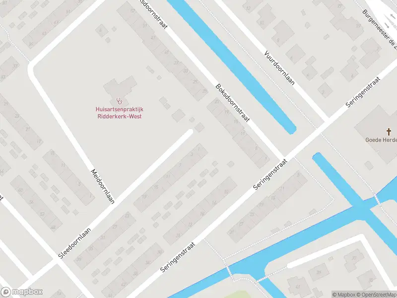 Ambulance met grote spoed naar de Sleedoornlaan in Ridderkerk