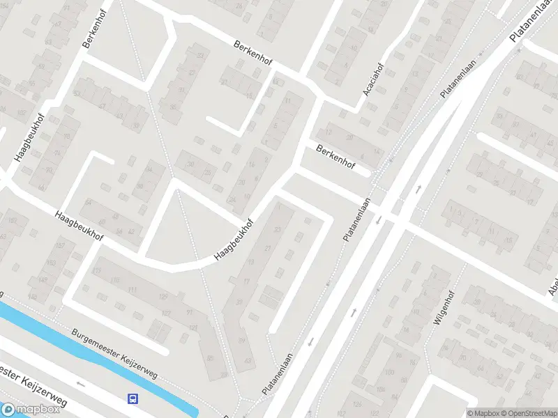 Ambulance met gepaste spoed naar de Haagbeukhof in Papendrecht