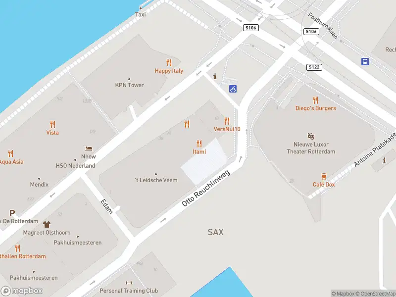 Ambulance met gepaste spoed naar de Prinsendam in Rotterdam