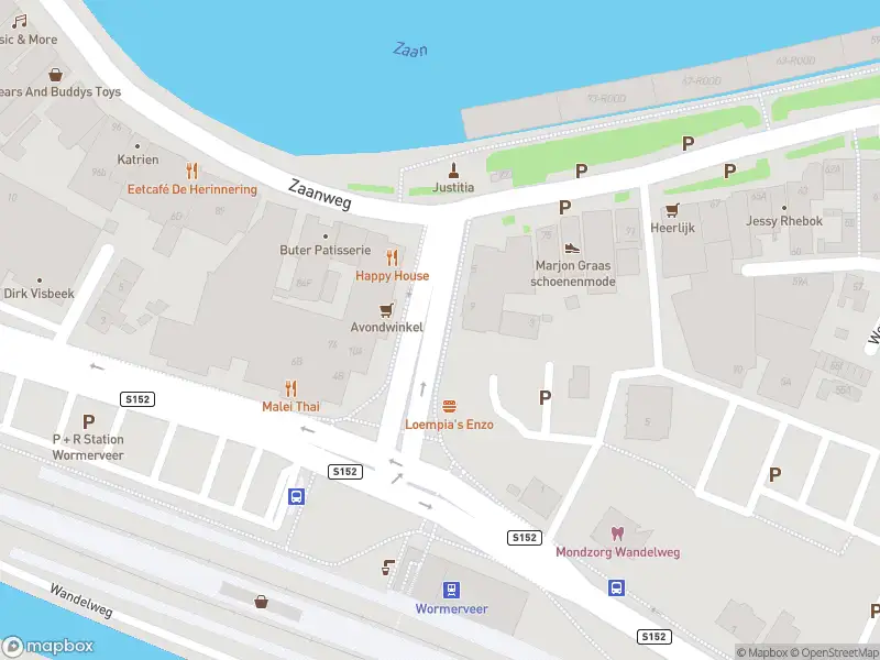 Ambulance met grote spoed naar de Stationsstraat in Wormerveer