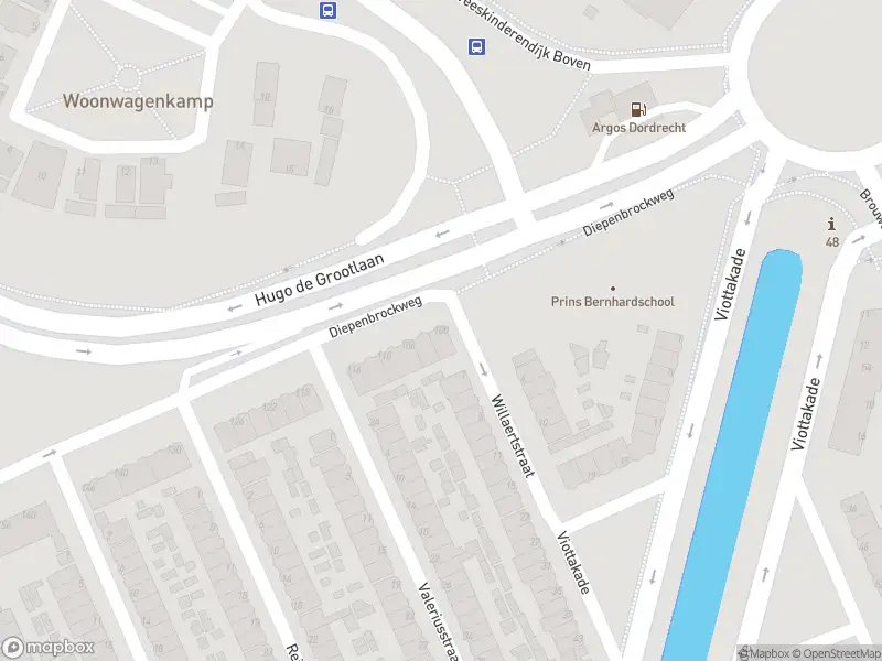 Ambulance met gepaste spoed naar de Diepenbrockweg in Dordrecht