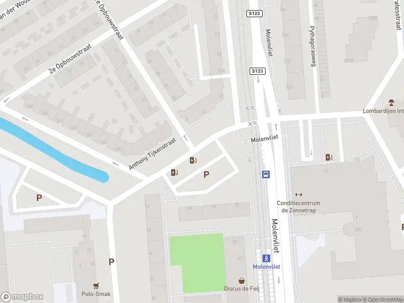 Politie naar de Anthony Tijkenstraat in Rotterdam vanwege ongeval met letsel