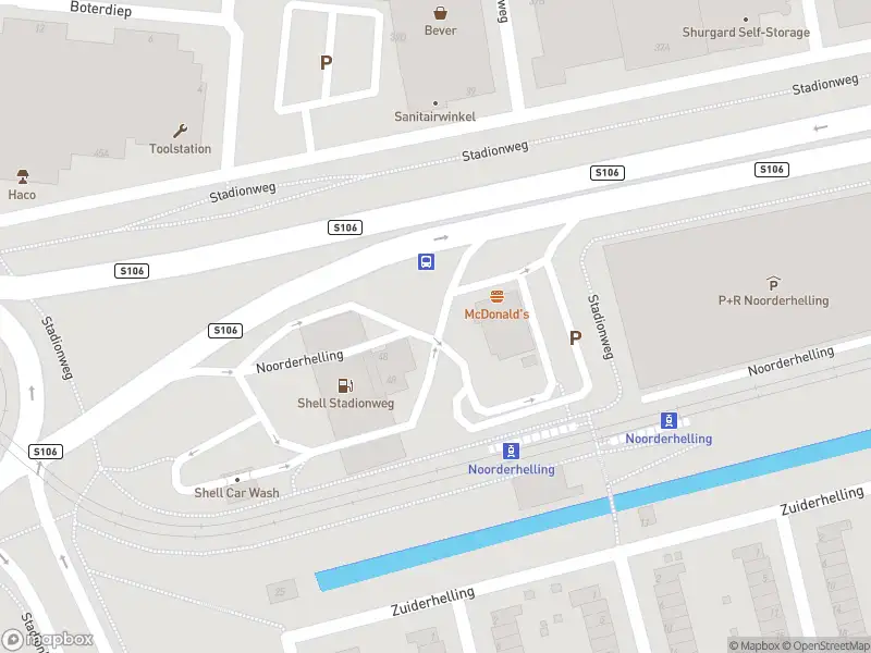 Ambulance met gepaste spoed naar de Stadionweg in Rotterdam