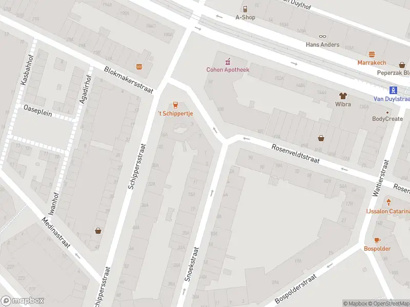 Ambulance met gepaste spoed naar de Snoekstraat in Rotterdam