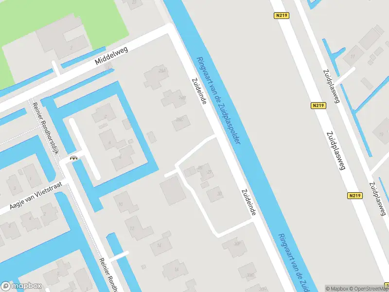 Ambulance met gepaste spoed naar de Zuideinde in Rotterdam