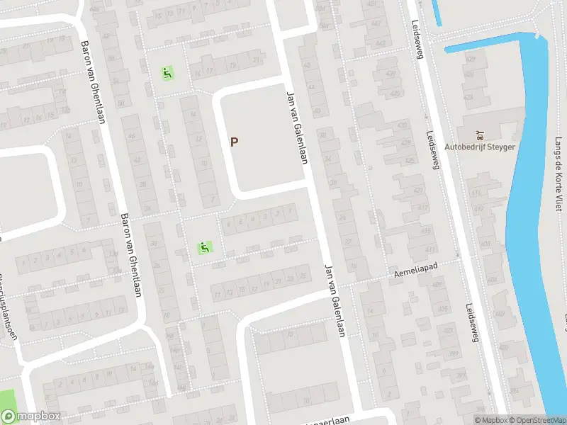 Ambulance met gepaste spoed naar de Tjerk Hiddesdreef in Voorschoten