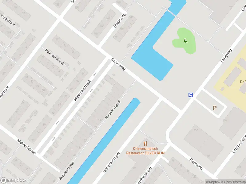 Ambulance met grote spoed naar de Ruisvoornpad in Hoogvliet Rotterdam