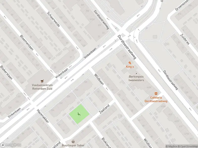 Ambulance met grote spoed naar de Wildbaan in Rotterdam