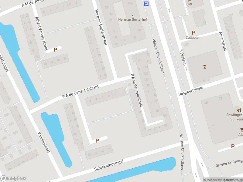 Ambulance met gepaste spoed naar de P.A. de Genestetstraat in Spijkenisse