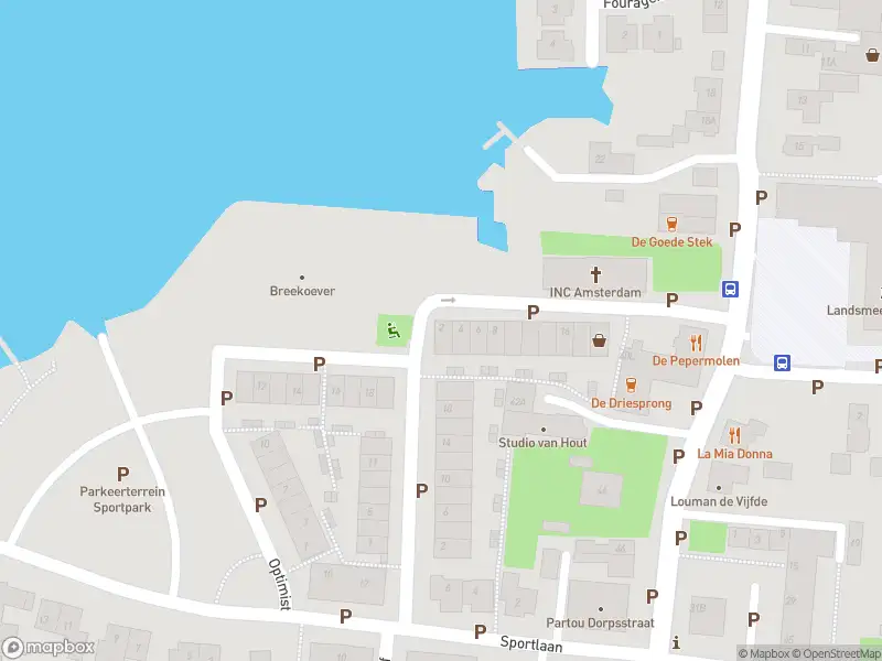 Ambulance met grote spoed naar de Kerkstraat in Landsmeer