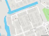 Ambulance met grote spoed naar de Francijntje de Kadtlaan in Vlaardingen