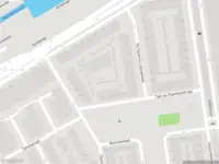 Ambulance met grote spoed naar de Tak van Poortvlietstraat in Rotterdam