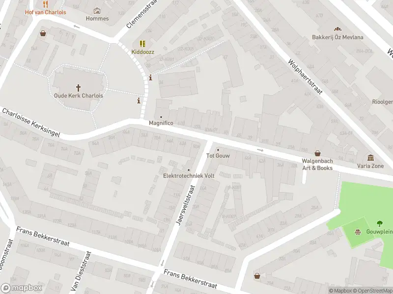 Ambulance met gepaste spoed naar de Gouwstraat in Rotterdam