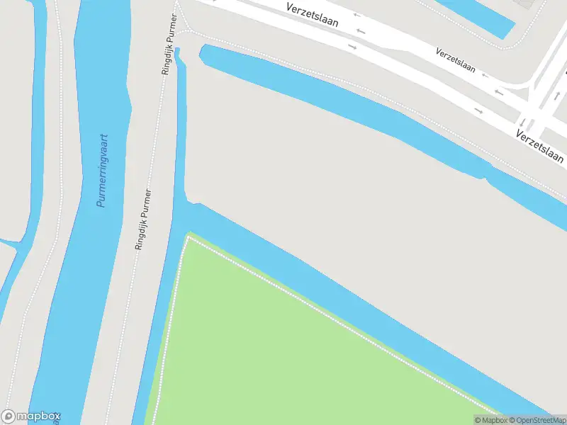 Ambulance met grote spoed naar de Verzetslaan in Purmerend