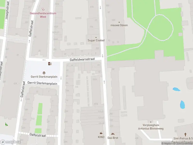 Ambulance met gepaste spoed naar de Gouvernestraat in Rotterdam