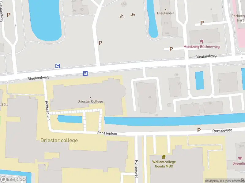 Ambulance met grote spoed naar de Ronsseweg in Gouda