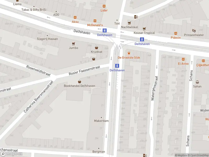 Ambulance met grote spoed naar de Spanjaardstraat in Rotterdam