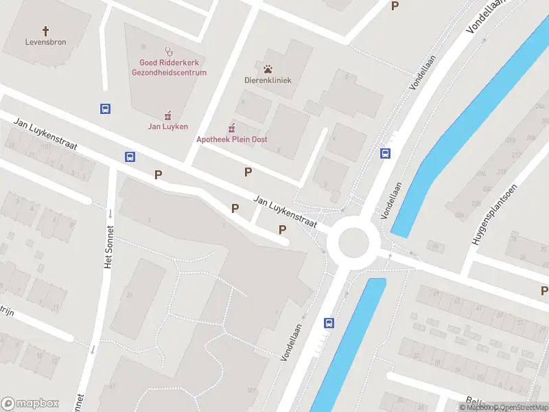 Brandweer met gepaste spoed naar de Jan Luykenstraat in Ridderkerk vanwege een liftopsluiting