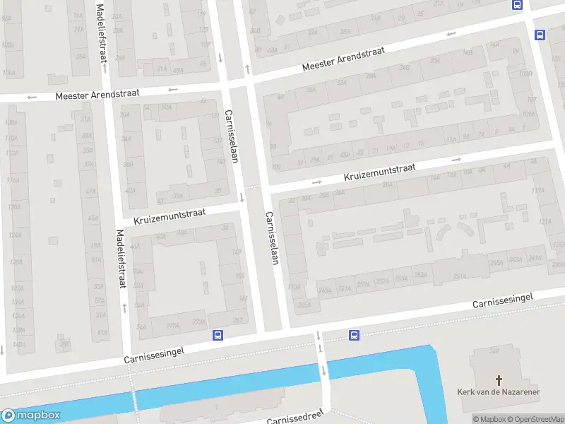 Ambulance met gepaste spoed naar de Carnisselaan in Rotterdam