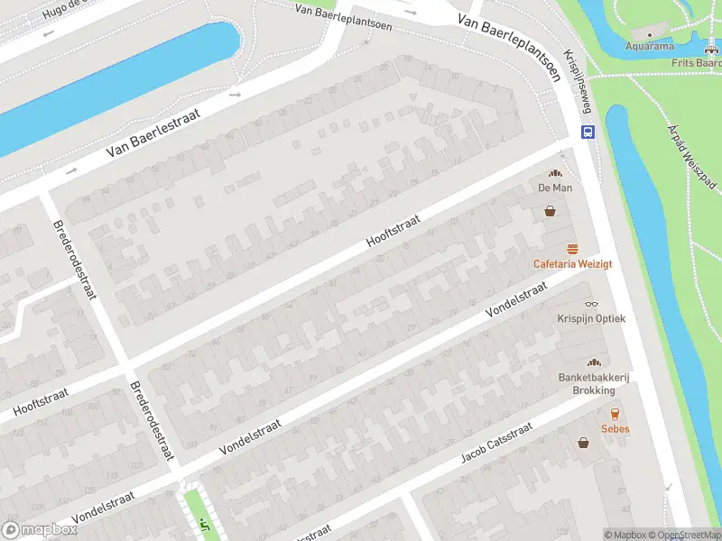 Ambulance met gepaste spoed naar de Hooftstraat in Dordrecht