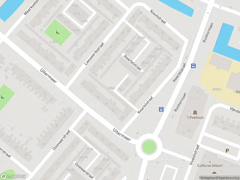 Ambulance met gepaste spoed naar de Kwartelstraat in Lisse