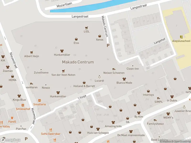 Ambulance met grote spoed naar de Makado Centrum in Schagen