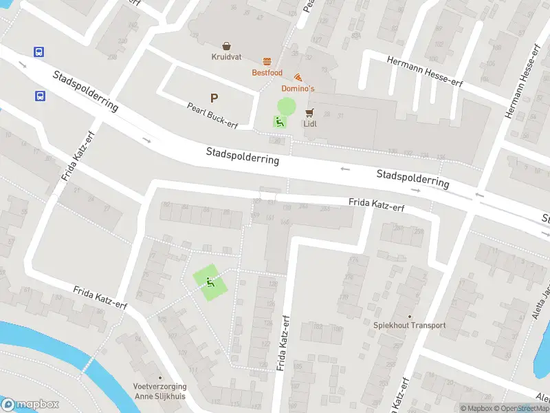 Ambulance met grote spoed naar de Frida Katz-erf in Dordrecht