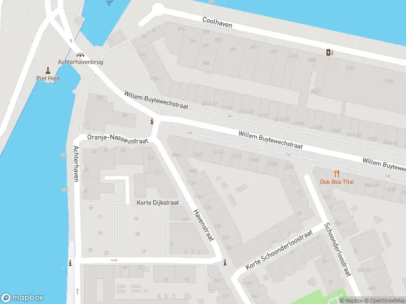 Ambulance met grote spoed naar de Willem Buytewechstraat in Rotterdam