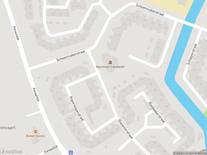 Ambulance met grote spoed naar de Glazenierstraat in Alkmaar