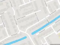 Ambulance met gepaste spoed naar de Maarten Trompstraat in Hellevoetsluis