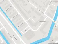 Ambulance met grote spoed naar de M.A. de Ruijterstraat in Spijkenisse