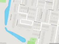 Ambulance met grote spoed naar de Biezelingeplein in Rotterdam