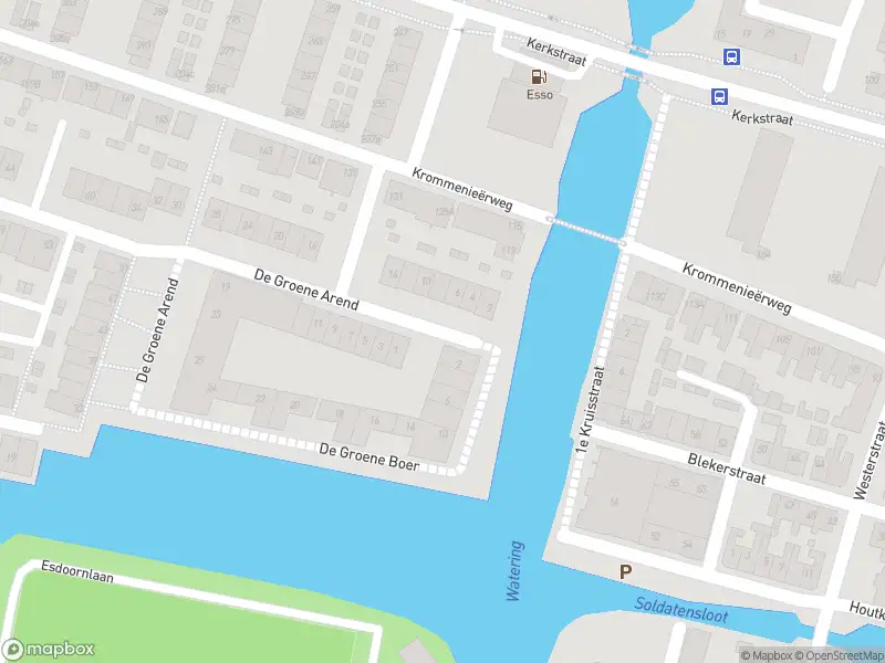 Ambulance met grote spoed naar de De Groene Arend in Wormerveer