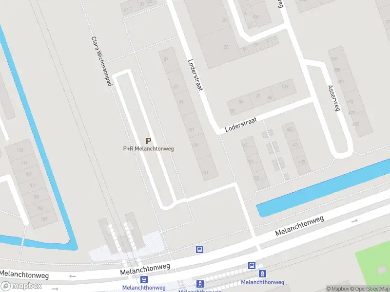 Ambulance met grote spoed naar de Loderstraat in Rotterdam