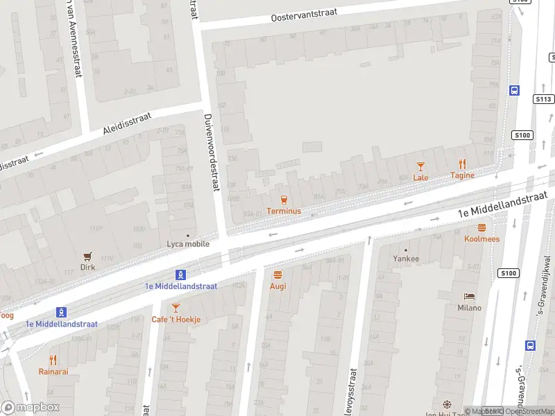 Ambulance met grote spoed naar de 1e Middellandstraat in Rotterdam