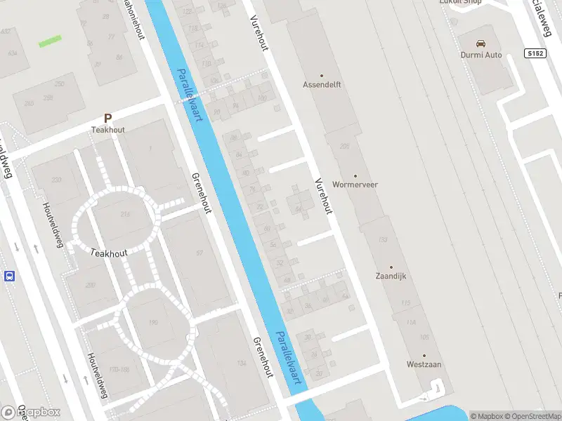 Ambulance met grote spoed naar de Vurehout in Zaandam