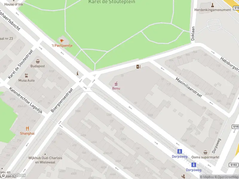 Ambulance met grote spoed naar de Wolphaertsbocht in Rotterdam