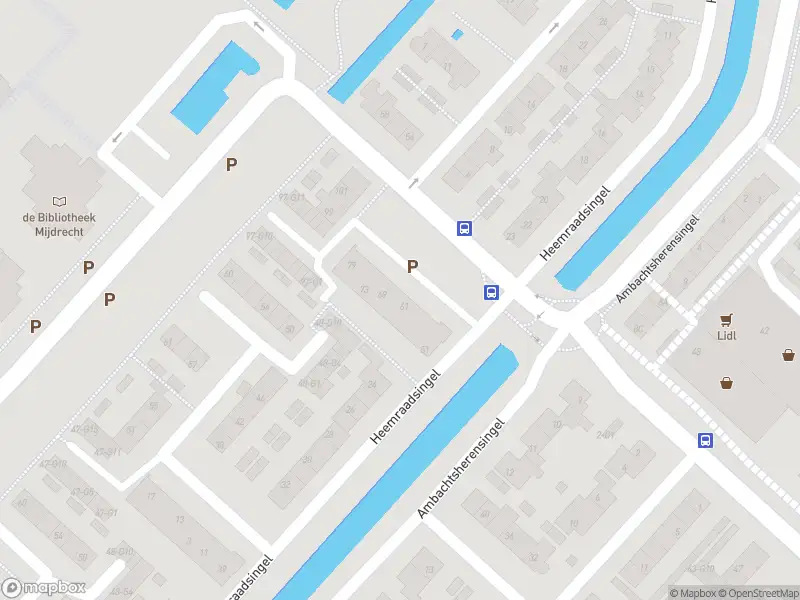 Ambulance met grote spoed naar de Mijdrechtse Zuwe in Mijdrecht