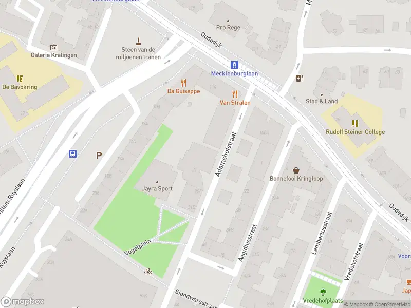 Ambulance met grote spoed naar de Adamshofstraat in Rotterdam