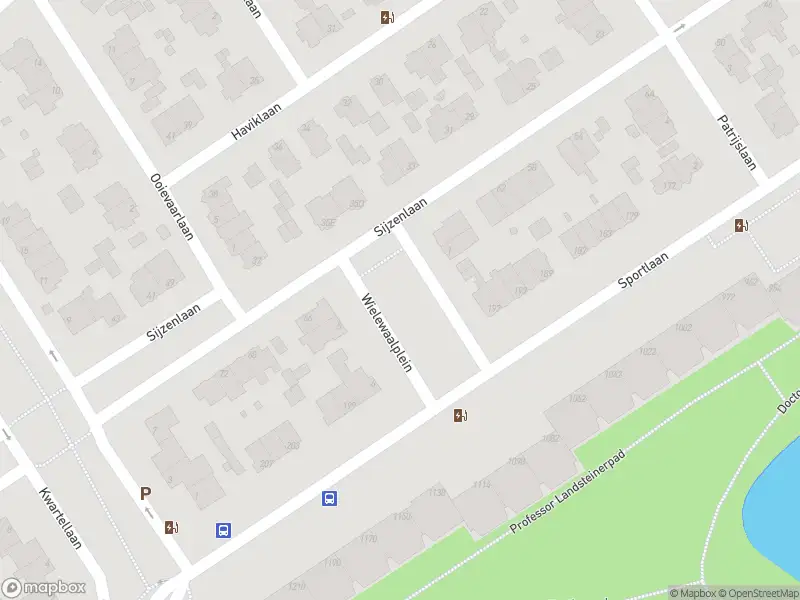 Ambulance met grote spoed naar de Wielewaalplein in 's-Gravenhage