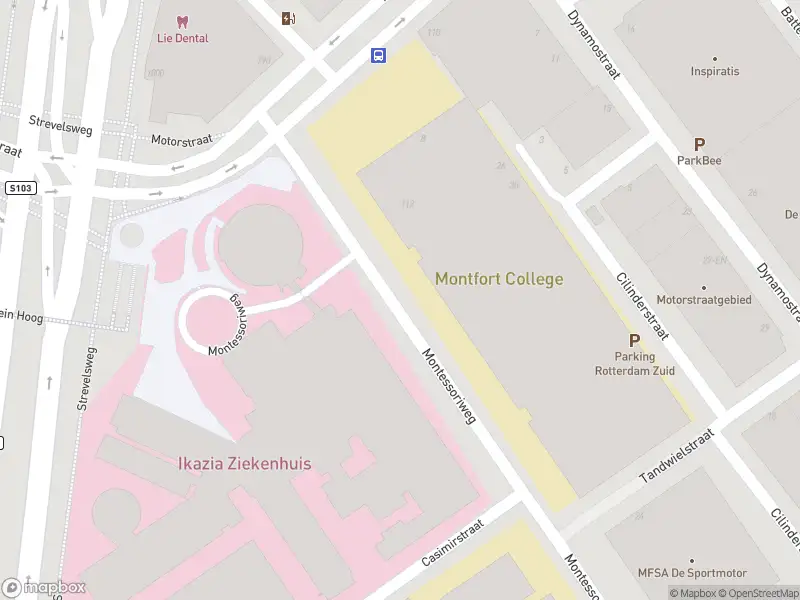 Ambulance met grote spoed naar de Montessoriweg in Rotterdam