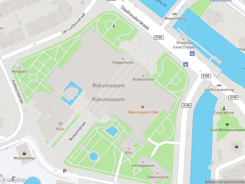 Ambulance met gepaste spoed naar de Museumstraat in Amsterdam