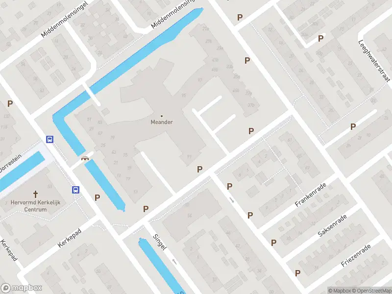 Ambulance met grote spoed naar de Boslaan in Nieuwerkerk aan den IJssel