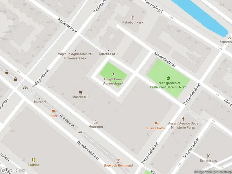 Ambulance met gepaste spoed naar de Schoterbosstraat in Rotterdam