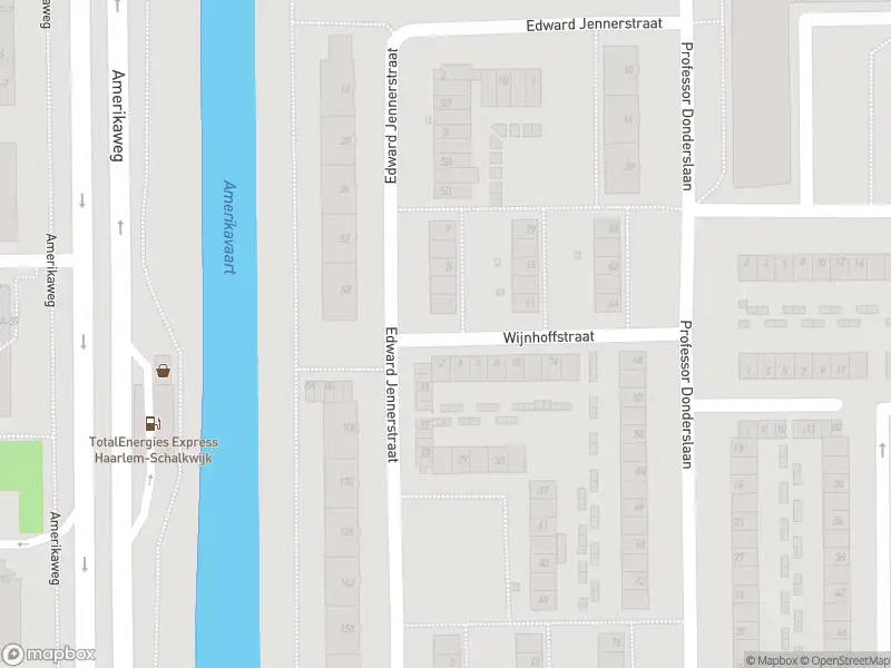 Ambulance met grote spoed naar de Wijnhoffstraat in Haarlem