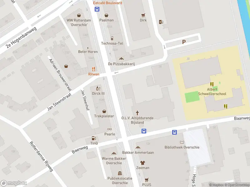 Ambulance met grote spoed naar de Burgemeester Baumannlaan in Rotterdam